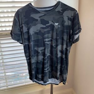 Hollister black short sleeve shirt, only worn once.